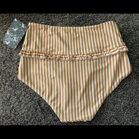 Kortni Jeane mid ruffle bottoms - Picture 2 of 6